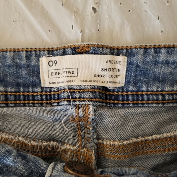 Ardene Blue Denim Shorts, Size 9 (30) - Picture 4 of 5